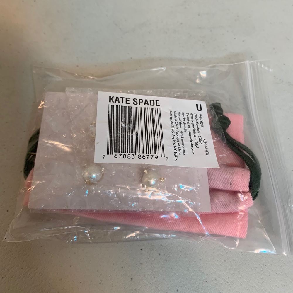 Kate Spade rise and shine 2-stud set - NWT - Picture 7 of 13